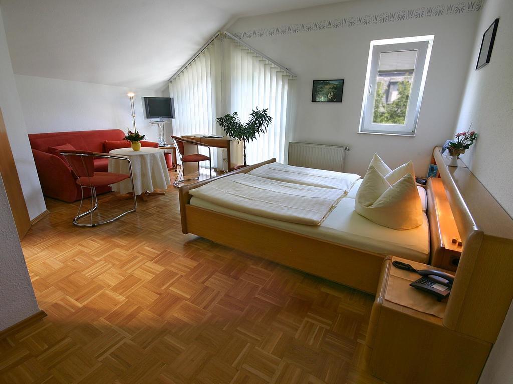 Hotel Garni Zur Bergstrasse Zwingenberg  Room photo