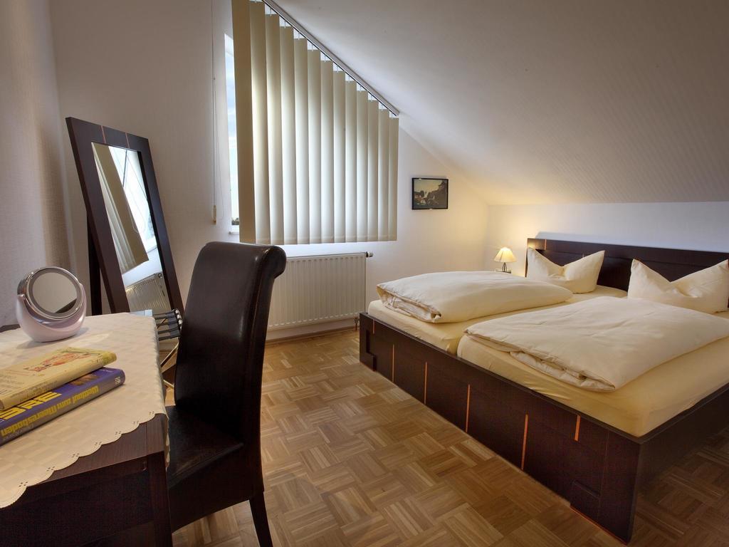 Hotel Garni Zur Bergstrasse Zwingenberg  Room photo