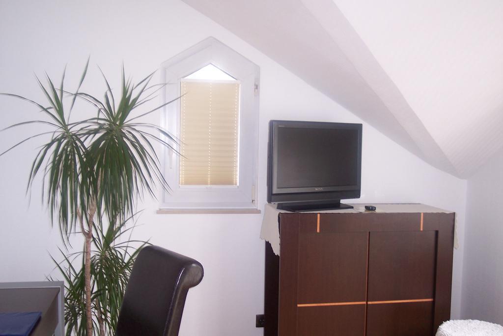 Hotel Garni Zur Bergstrasse Zwingenberg  Room photo