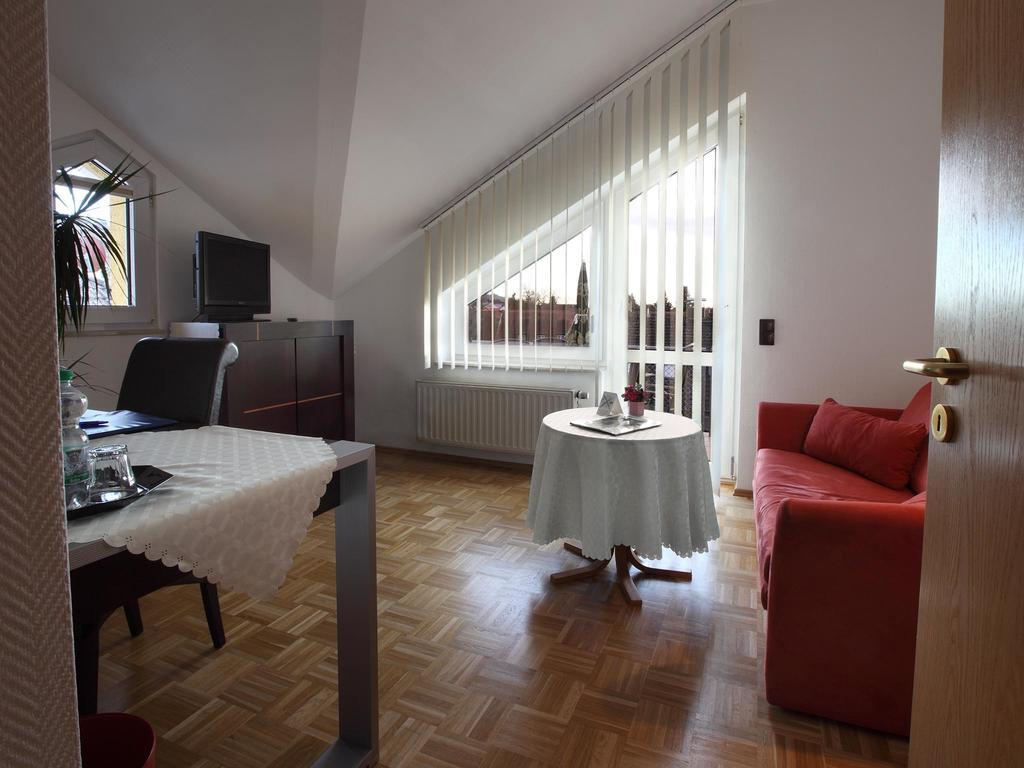 Hotel Garni Zur Bergstrasse Zwingenberg  Room photo
